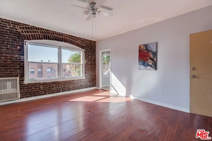 730 S Catalina Street, Los Angeles, California 90005