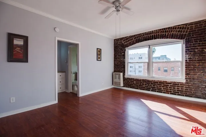 730 S Catalina Street, Los Angeles, California 90005
