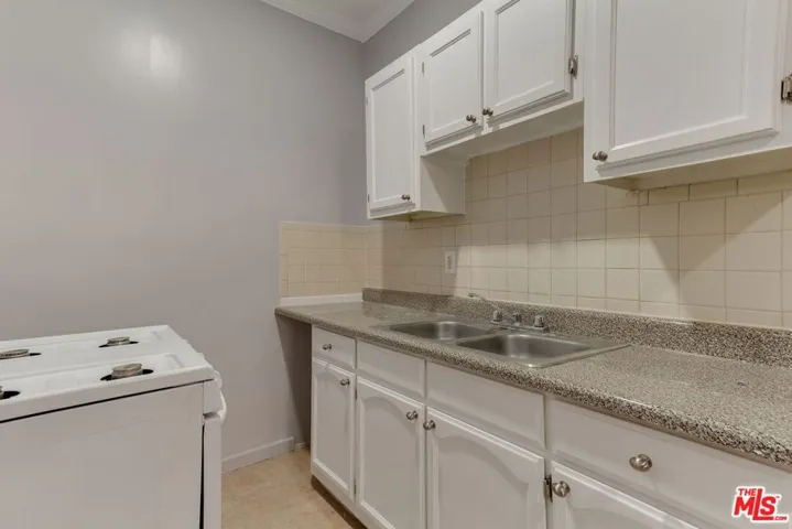 730 S Catalina Street, Los Angeles, California 90005