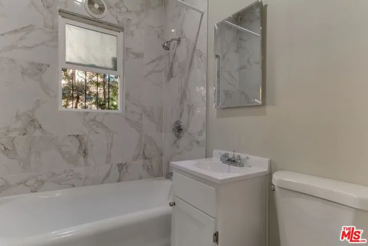 730 S Catalina Street, Los Angeles, California 90005
