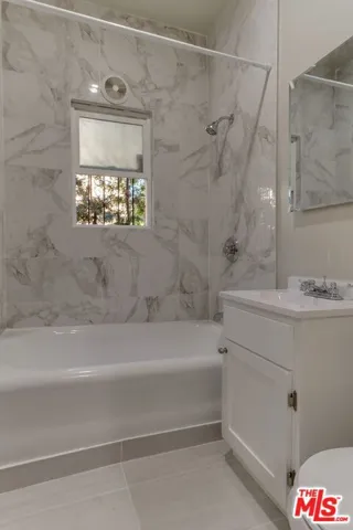 730 S Catalina Street, Los Angeles, California 90005