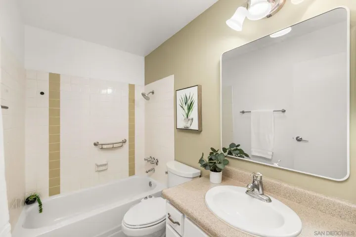 8641 Lake Murray 16, San Diego, California 92119