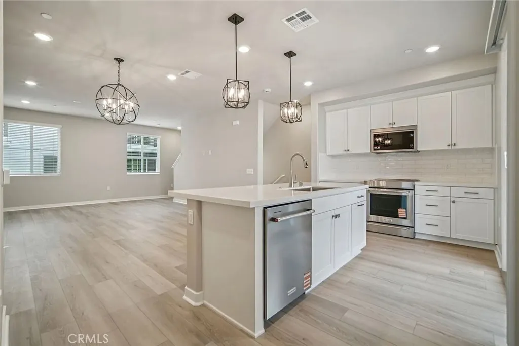 1482 Skyline Lane, San Pedro, California 90732 — photo 4