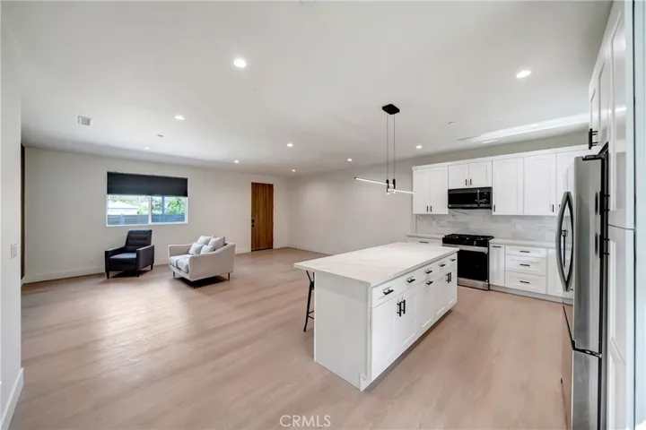 19145 Keswick, Reseda Ranch, California 91335