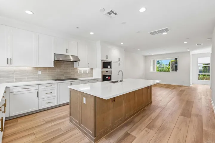 2522 Thyme Way, Carlsbad, California 92008