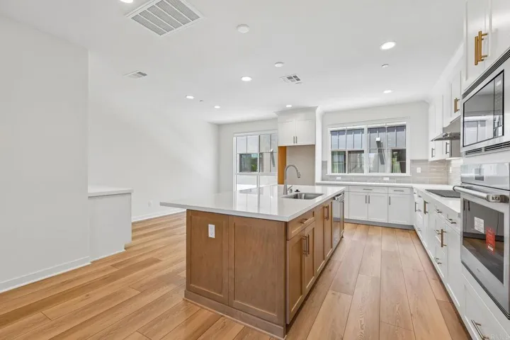 2522 Thyme Way, Carlsbad, California 92008
