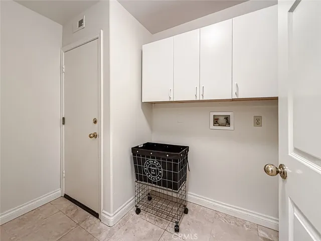 549 Myrtle Court, Oak Park, California 91377