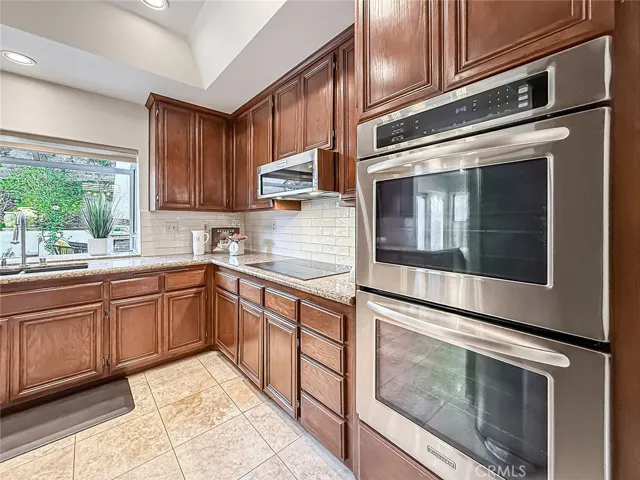 549 Myrtle Court, Oak Park, California 91377