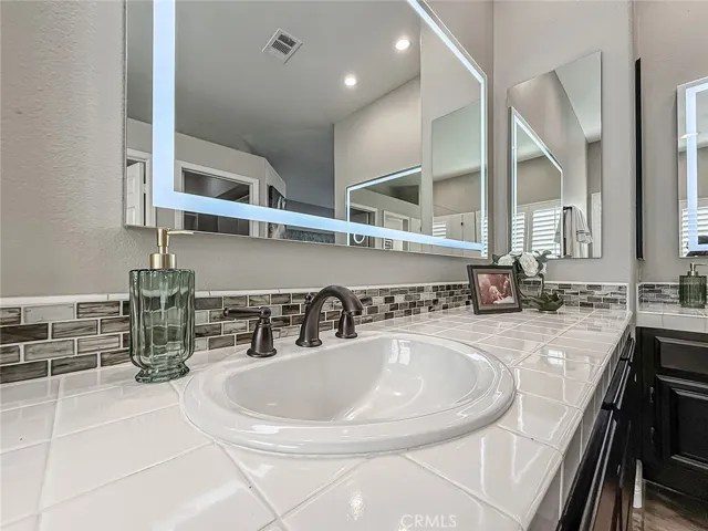 549 Myrtle Court, Oak Park, California 91377