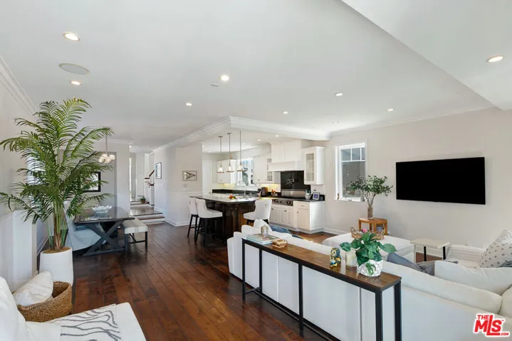 328 9th Street, Manhattan Beach, California 90266