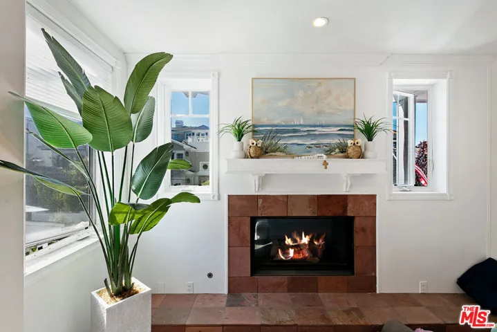 328 9th Street, Manhattan Beach, California 90266