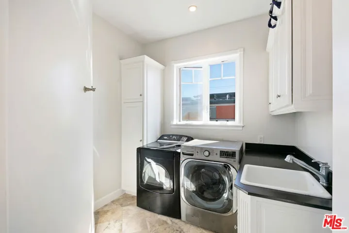 328 9th Street, Manhattan Beach, California 90266