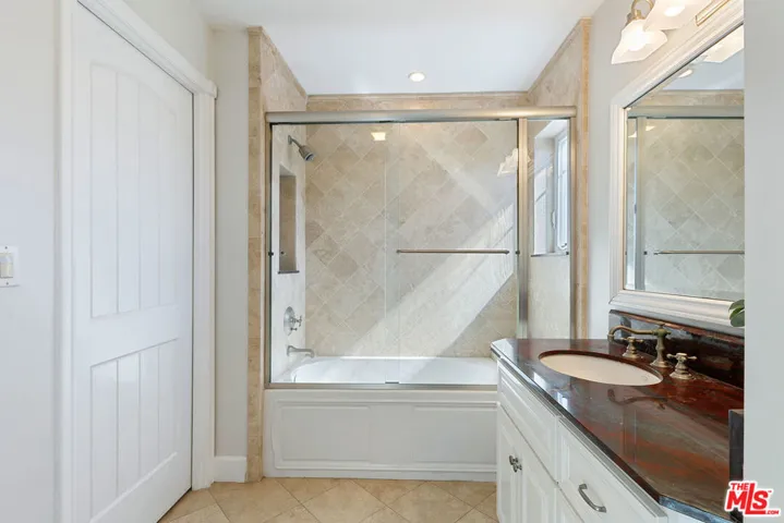 328 9th Street, Manhattan Beach, California 90266