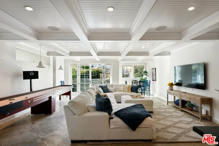 328 9th Street, Manhattan Beach, California 90266