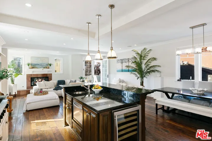 328 9th Street, Manhattan Beach, California 90266