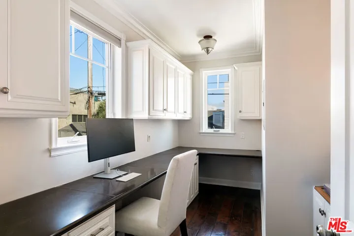 328 9th Street, Manhattan Beach, California 90266