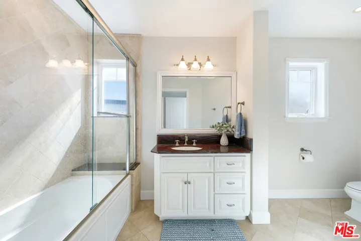 328 9th Street, Manhattan Beach, California 90266