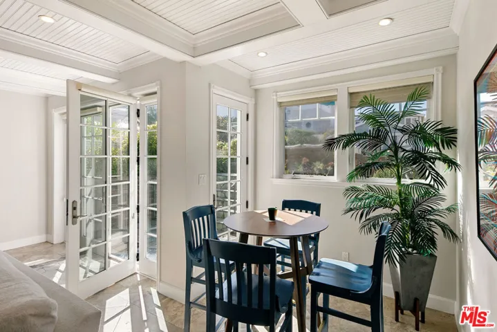 328 9th Street, Manhattan Beach, California 90266