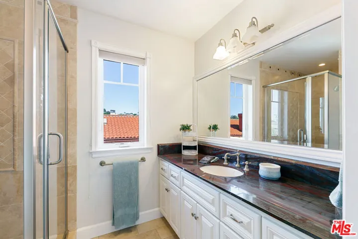 328 9th Street, Manhattan Beach, California 90266