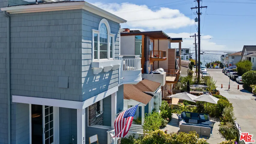 328 9th Street, Manhattan Beach, California 90266