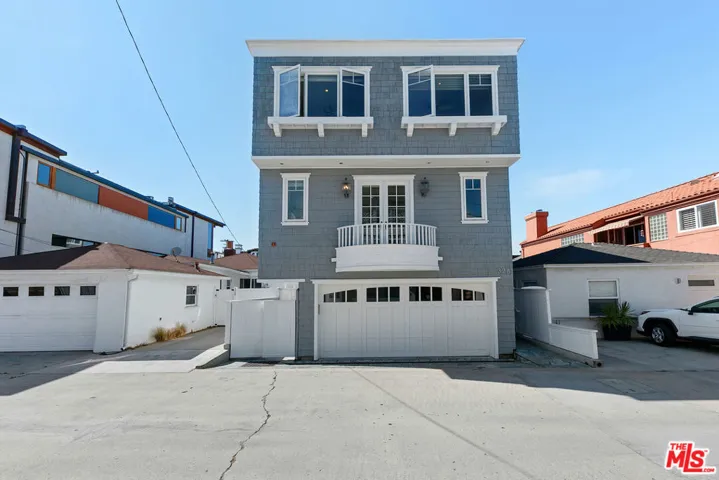 328 9th Street, Manhattan Beach, California 90266