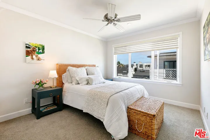 328 9th Street, Manhattan Beach, California 90266