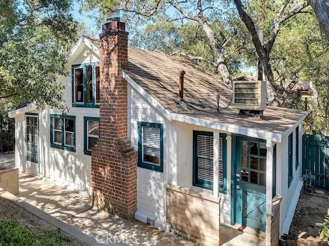 4240 Ensenada Drive, Woodland Hills, California 91364