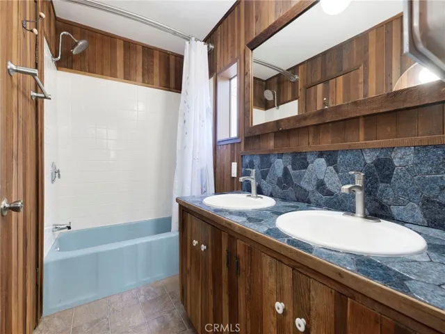 4240 Ensenada Drive, Woodland Hills, California 91364