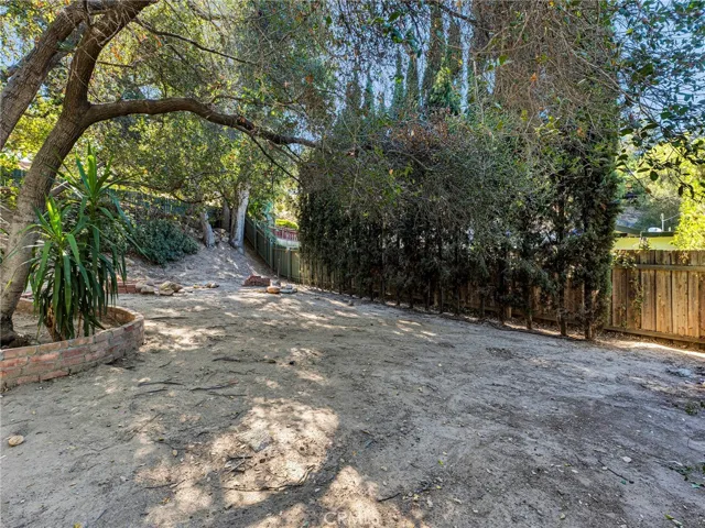 4240 Ensenada Drive, Woodland Hills, California 91364
