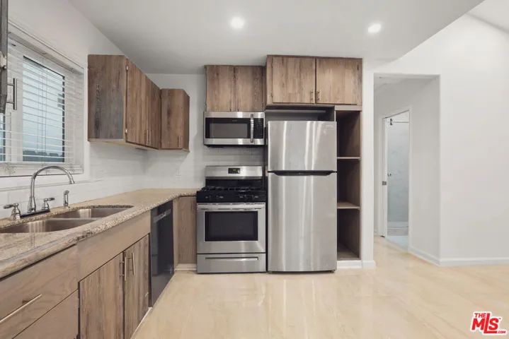 806 Navy Street, Santa Monica, California 90405