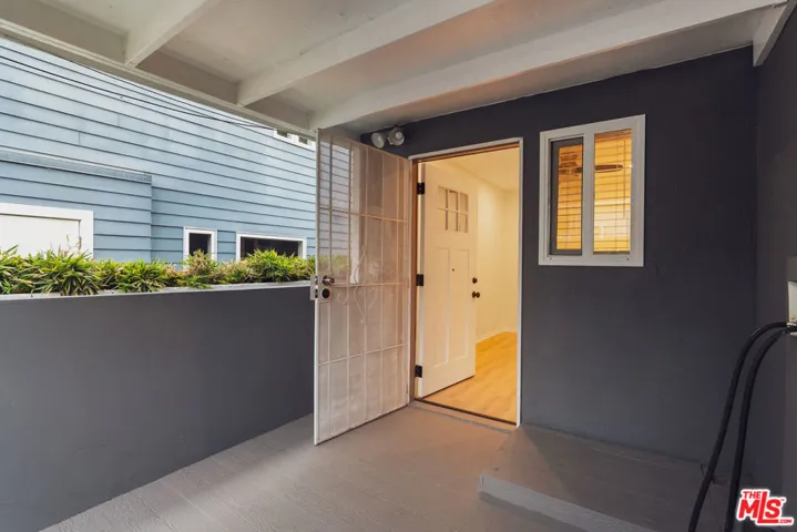 806 Navy Street, Santa Monica, California 90405