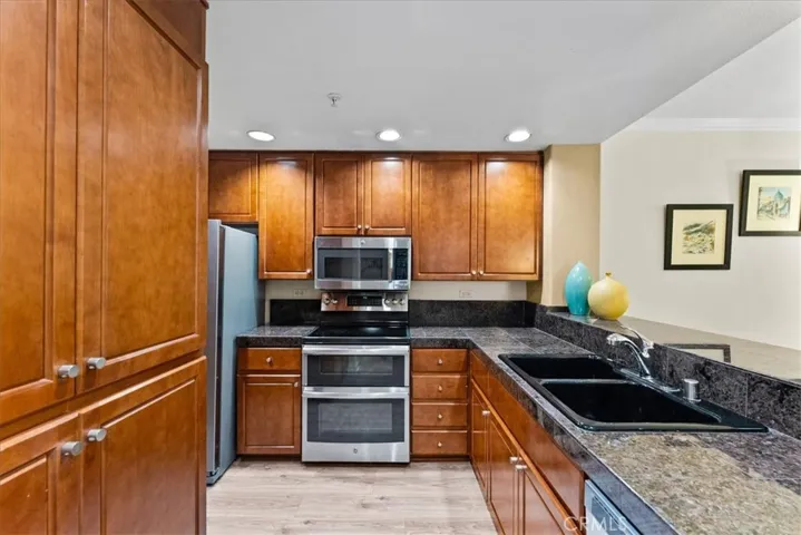 2253 Martin, Irvine, California 92612