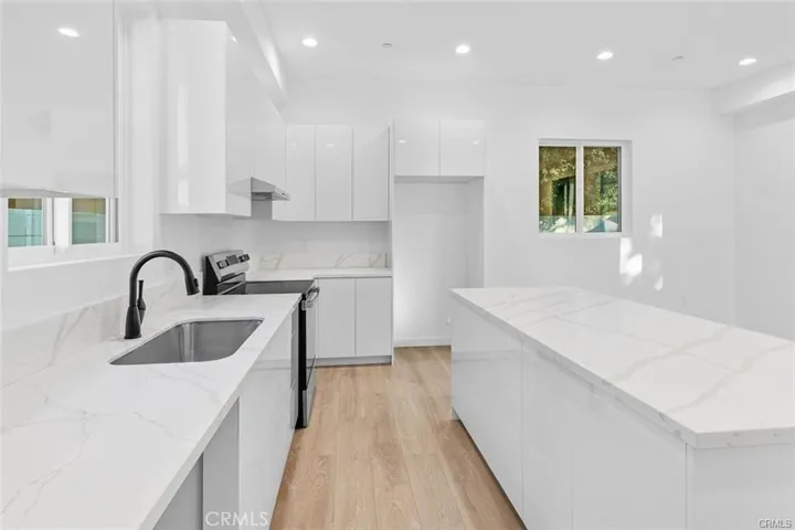 6846 Cedros Avenue, Van Nuys, California 91405
