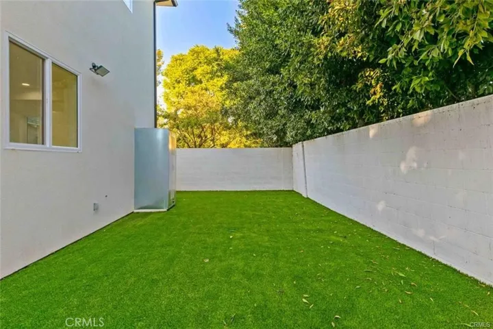6846 Cedros Avenue, Van Nuys, California 91405