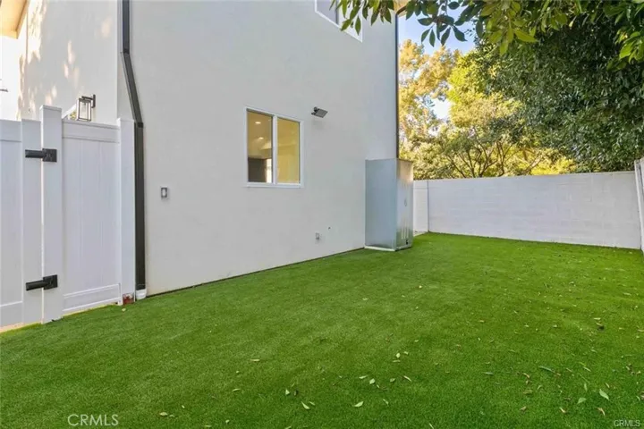 6846 Cedros Avenue, Van Nuys, California 91405