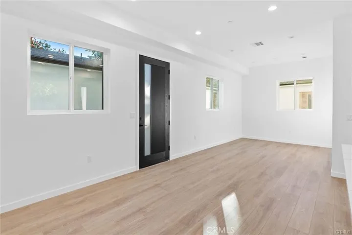 6846 Cedros Avenue, Van Nuys, California 91405