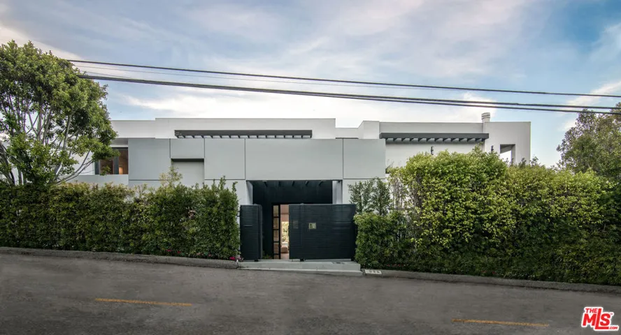 930 N Tigertail Road, Los Angeles, California 90049