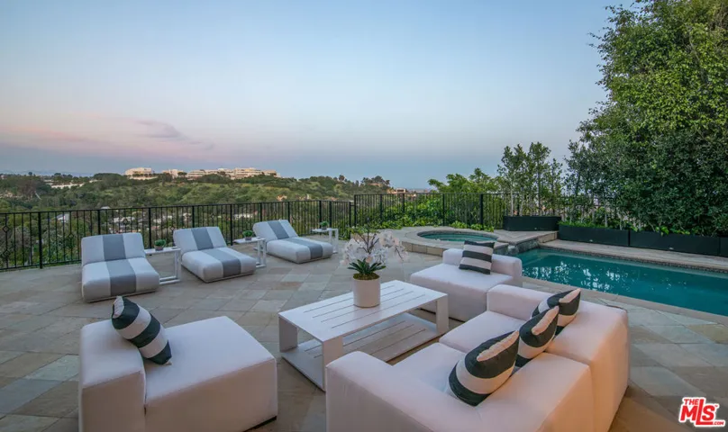930 N Tigertail Road, Los Angeles, California 90049
