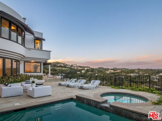 930 N Tigertail Road, Los Angeles, California 90049