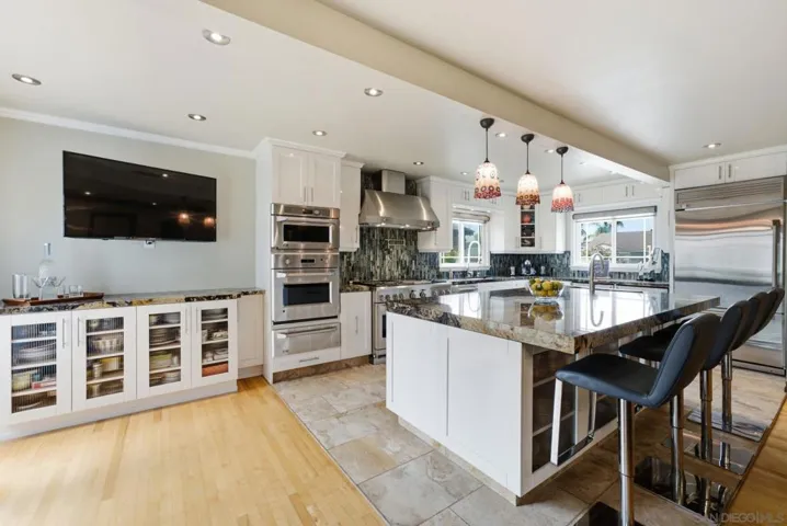 6855 Cartwright, San Diego, California 92120