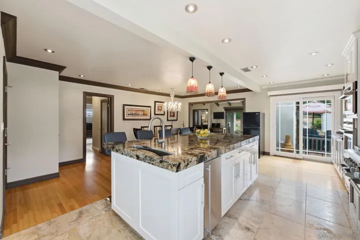 6855 Cartwright, San Diego, California 92120