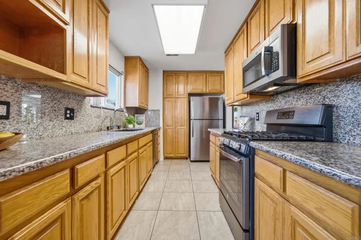 1941 La Corta Street, Lemon Grove, California 91945