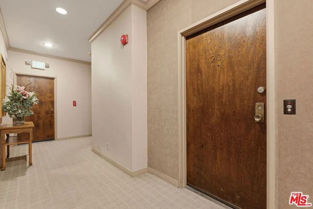 Close to Elevator Close to Elevator