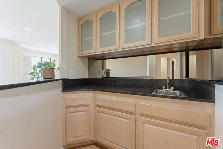 1315 Roxbury Drive 201, Los Angeles, California 90035