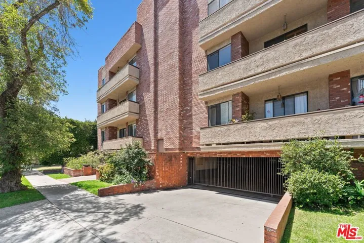 1315 Roxbury Drive 201, Los Angeles, California 90035