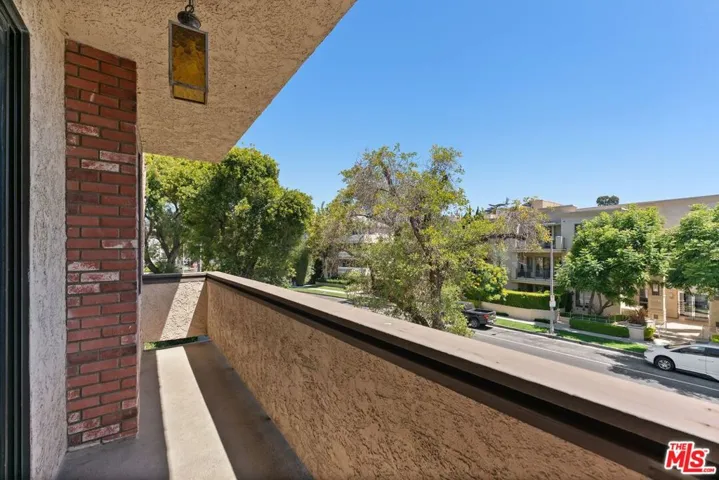 1315 Roxbury Drive 201, Los Angeles, California 90035