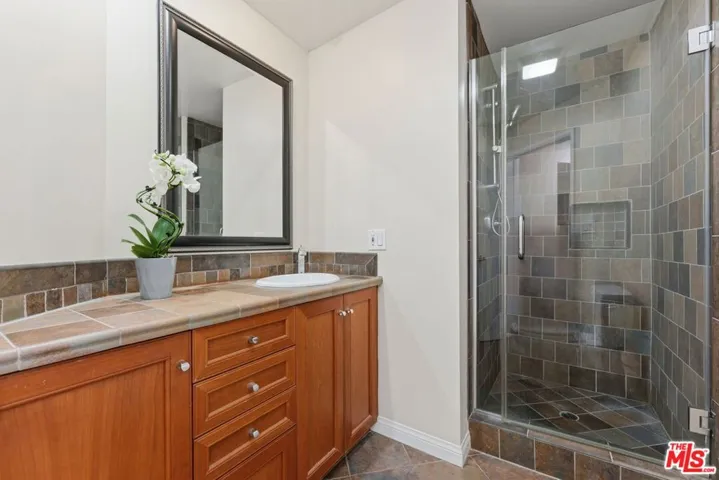 1315 Roxbury Drive 201, Los Angeles, California 90035