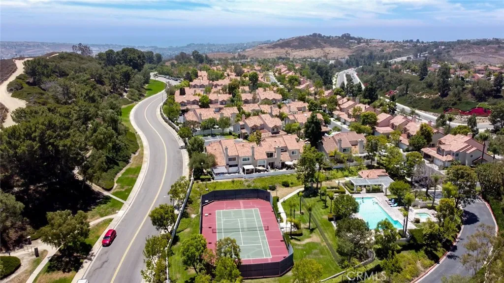 Small community close to Beaches, Golf, Shopping and Major Hospitals