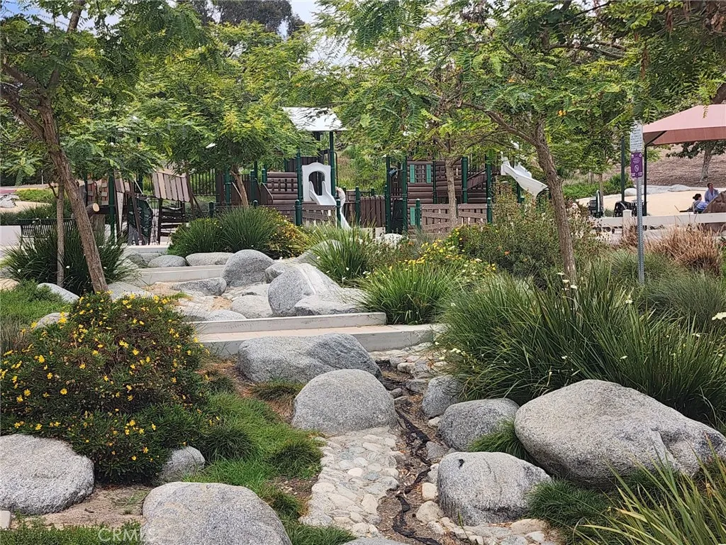 Popular Chapparosa Parkt just across the street from Niguel Pointe!