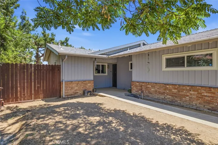 524 B Street, Bakersfield, California 93304